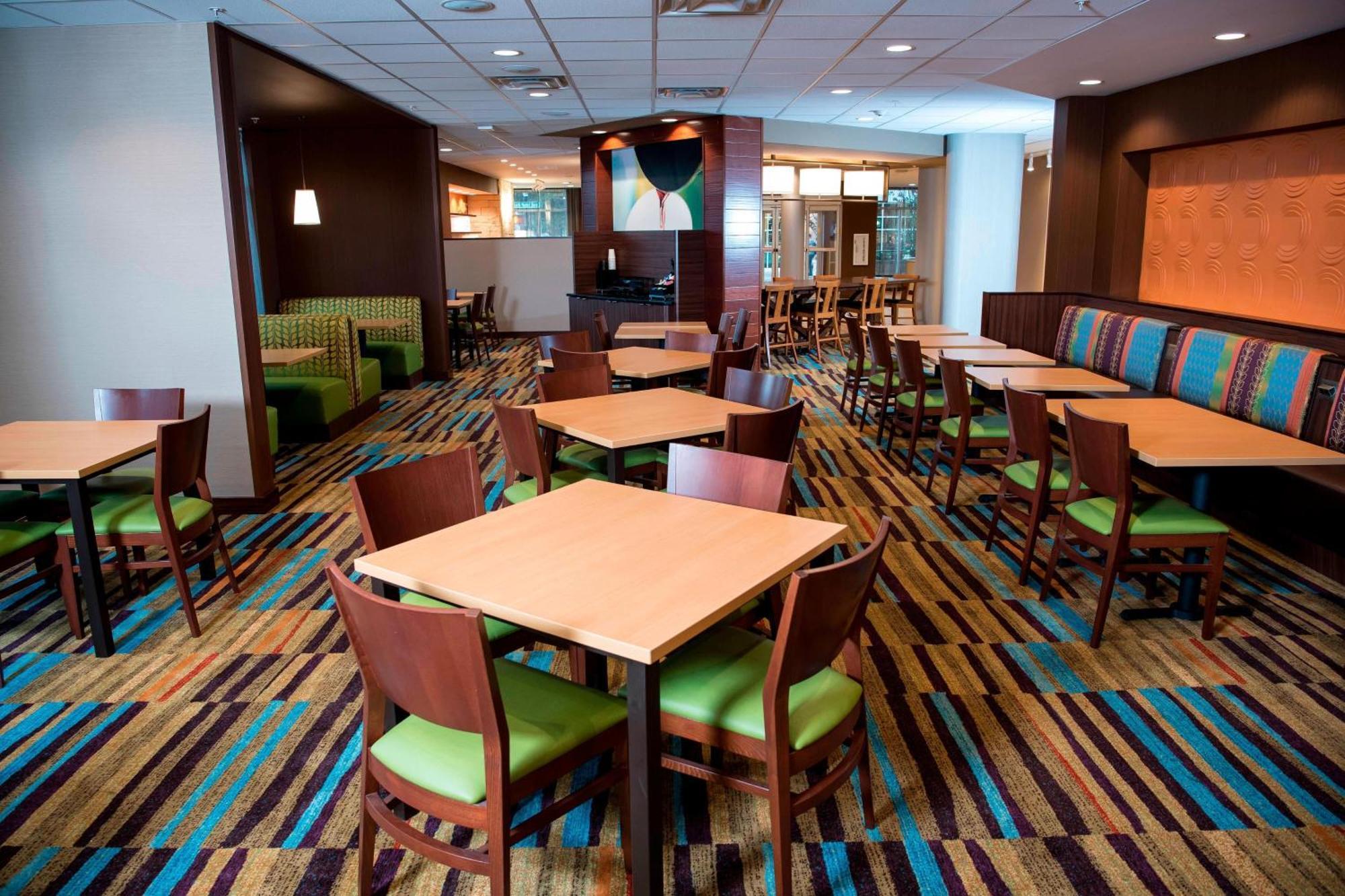 Fairfield Inn & Suites By Marriott Cincinnati Uptown/University Area Ngoại thất bức ảnh