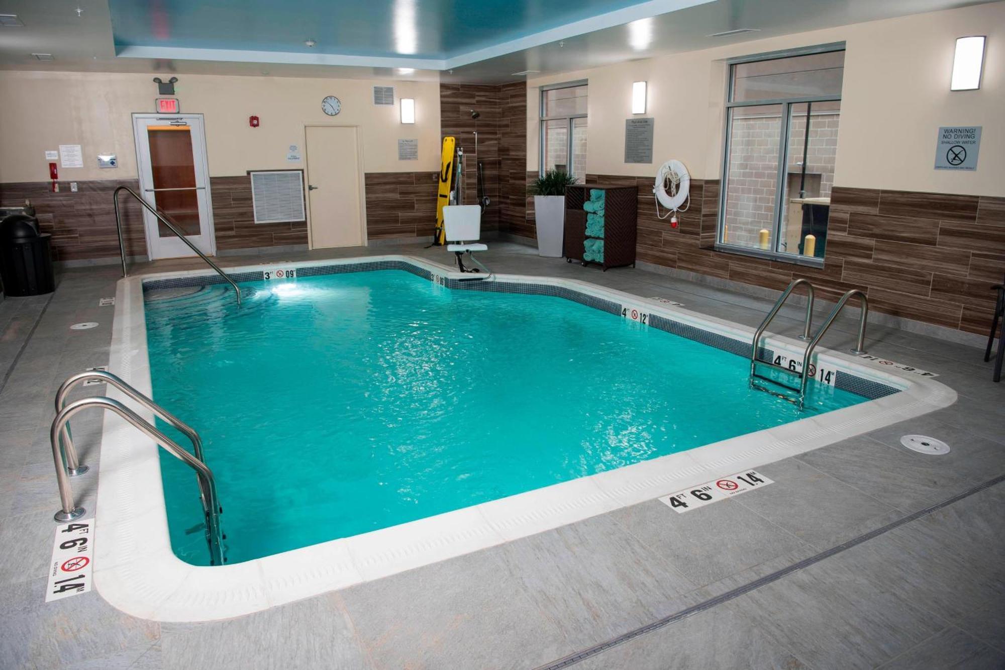 Fairfield Inn & Suites By Marriott Cincinnati Uptown/University Area Ngoại thất bức ảnh