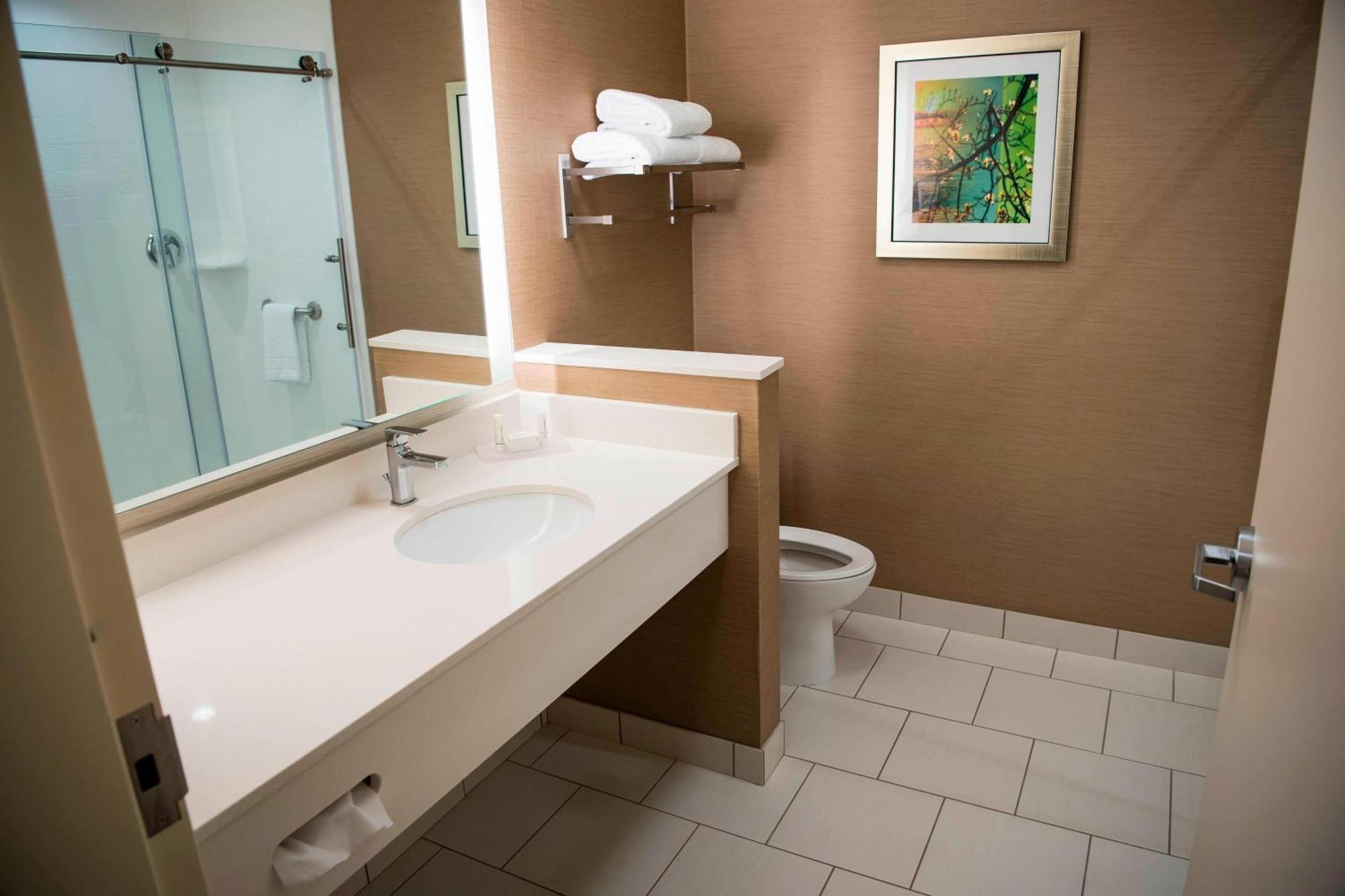 Fairfield Inn & Suites By Marriott Cincinnati Uptown/University Area Ngoại thất bức ảnh